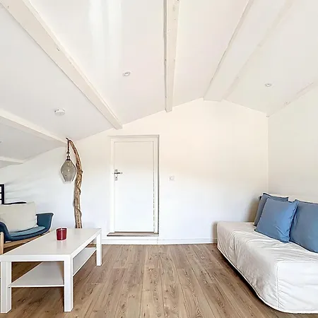 Duplex Sous Les Toits 아파트 리에