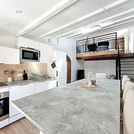 Duplex Sous Les Toits * 리에